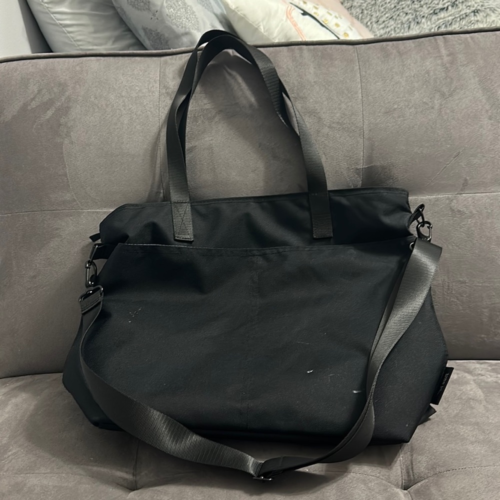 Simple Modern Laptop Bag